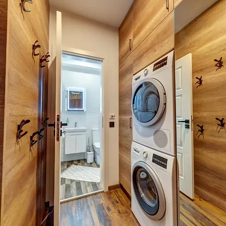 Away From 538 Apartment *