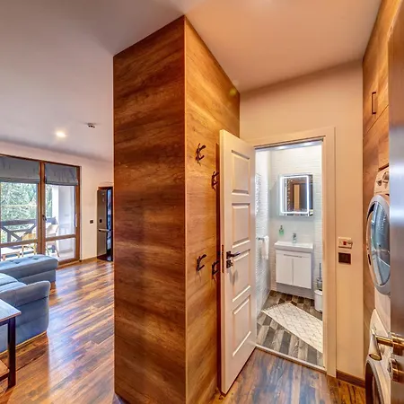 Apartment Away From 538