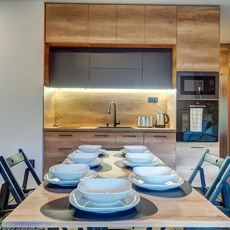 Apartment Away From 538