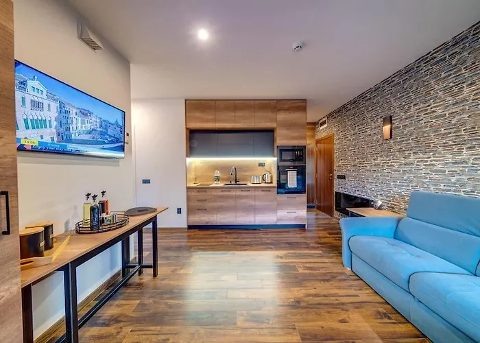 Apartment Away From 538